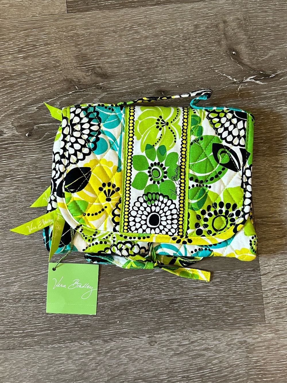 NWT Vera Bradley Limes Up Green Yellow Cosmetic Bag Make Up Organizer Travel Bag